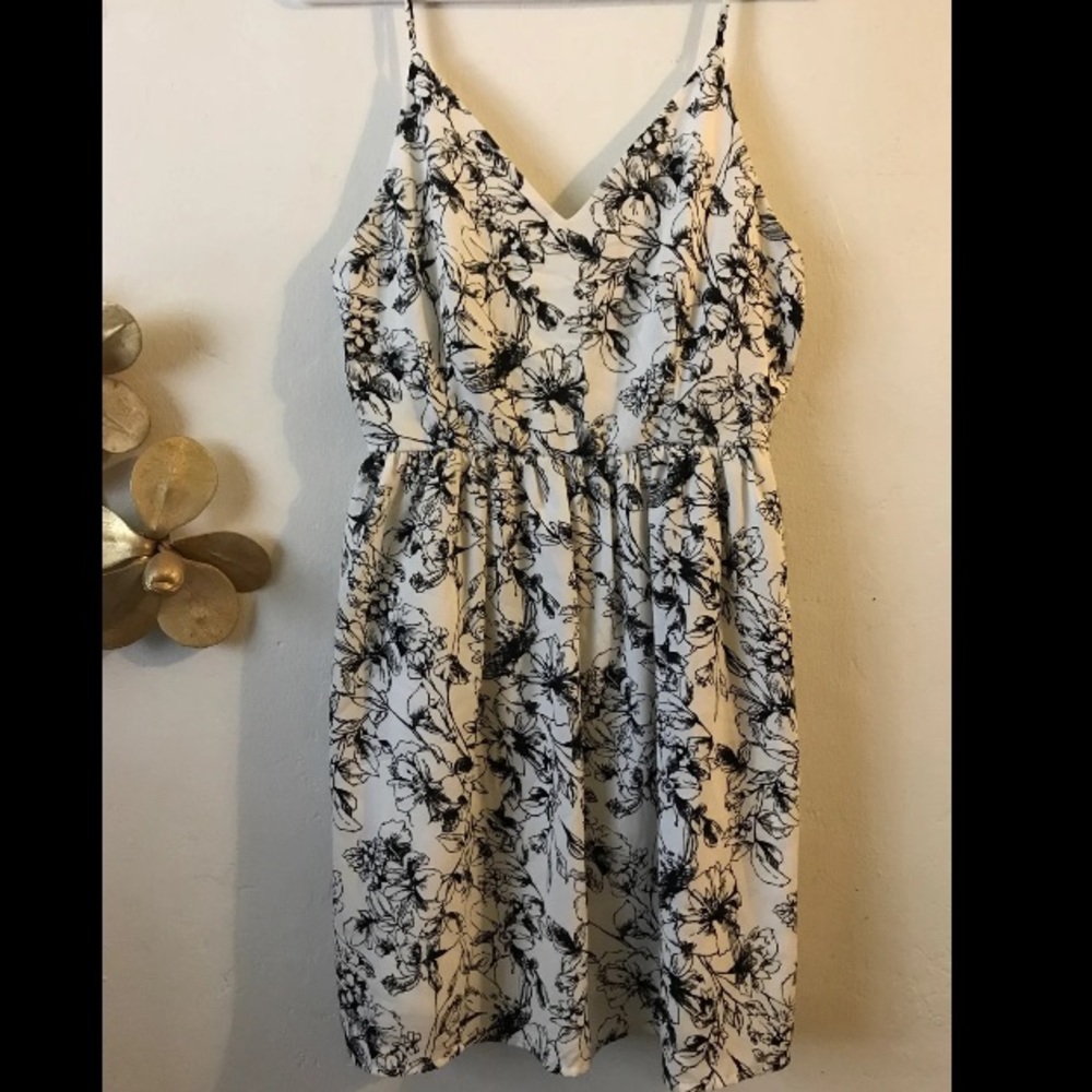 The Ldrs Deep V Floral Crepe Dress